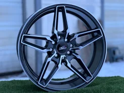 Vossen. 8.0x17", 4x100, 4x114.3, ET30, �� 73,1���. ����