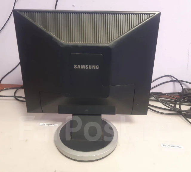 Samsung. 19", ���������� �� (LCD, LED, QLED) ����