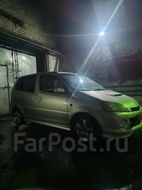 Daihatsu YRV ����