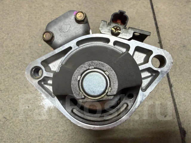 ������� Nissan 233000M302 ����