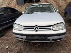 Volkswagen Golf ����