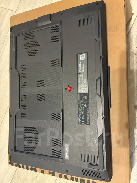Asus TUF Dash F15. 15.6", 2,3����, ��� 16 ��, ���� 1 000���, WiFi: 1, Bluetooth: 1, ����������� �� 5��. ����