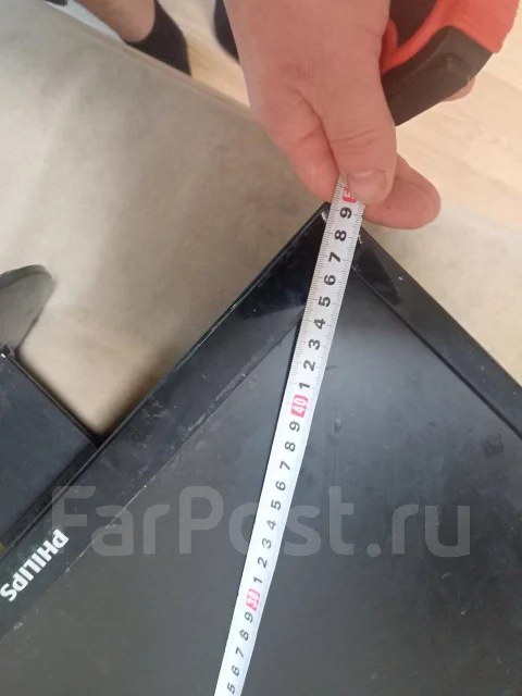 Philips. 18.1" ����
