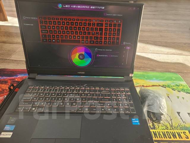 Hasee. 15.6", 4,4����, ��� 16 ��, ���� 512���, WiFi: 1, Bluetooth: 1, ����������� �� 2��. ����