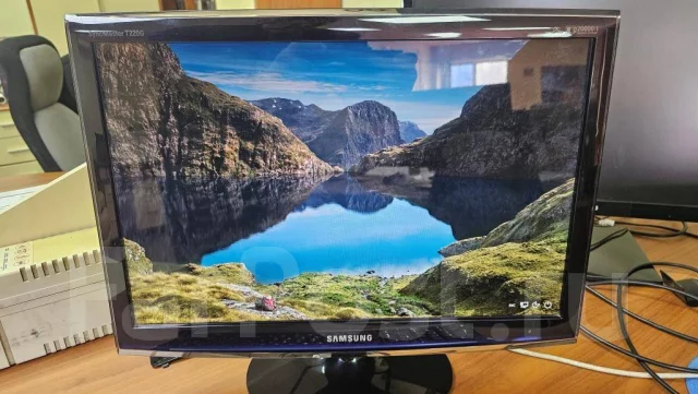 Samsung. 22", ���������� �� (LCD, LED, QLED) ����