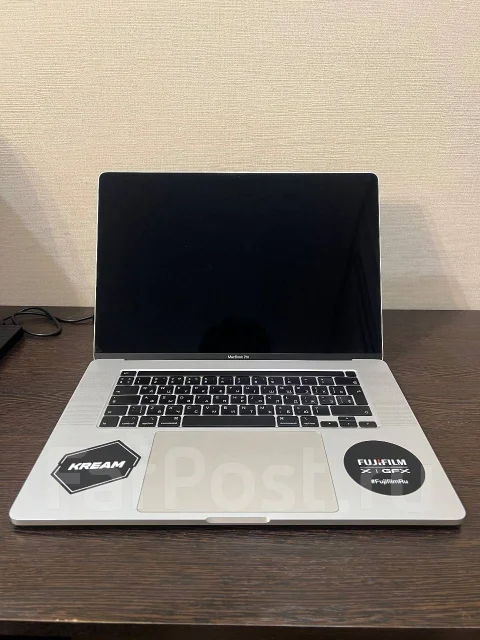 Apple MacBook Pro 16 2019 MVVJ2. 16", 2,6����, ��� 16 ��, ���� 512���, WiFi: 1, Bluetooth: 1, ����������� �� 8��. ����