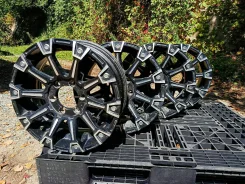 Crimson MG Monster. 7.0x18", 6x139.7, ET38 ����