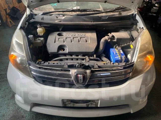 Toyota Isis. ZGM15W, 2ZRFAE ����