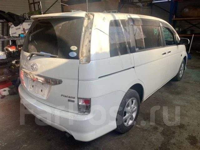 Toyota Isis. ZGM15W, 2ZRFAE ����