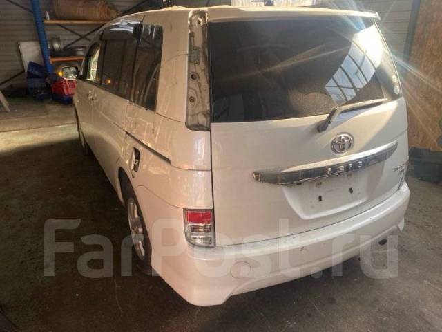 Toyota Isis. ZGM15W, 2ZRFAE ����