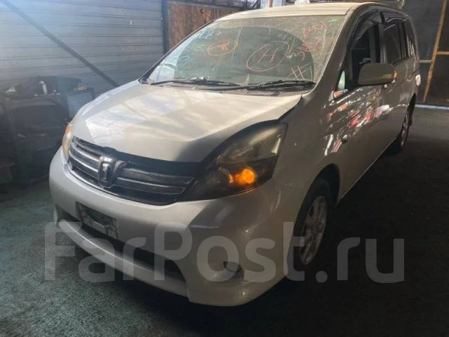 Toyota Isis. ZGM15W, 2ZRFAE ����