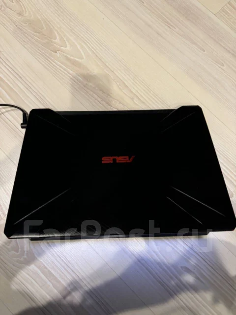 Asus TUF Gaming FX505DY. 15.6", 2,1����, ��� 6 ��, ���� 1 024��� ����