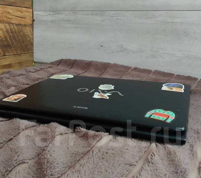 Sony VAIO. 15.6", 2,4����, ��� 4 ��, ���� 500���, WiFi: 1, Bluetooth: 1, ����������� �� 1��. ����