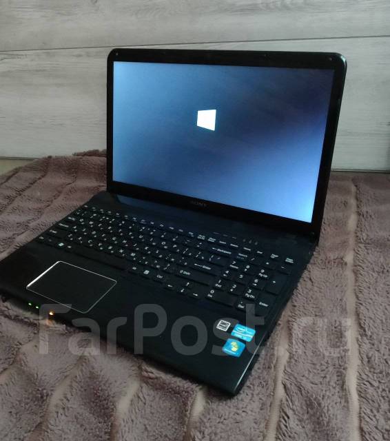 Sony VAIO. 15.6", 2,4����, ��� 4 ��, ���� 500���, WiFi: 1, Bluetooth: 1, ����������� �� 1��. ����