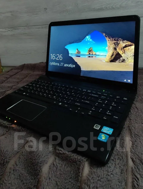 Sony VAIO. 15.6", 2,4����, ��� 4 ��, ���� 500���, WiFi: 1, Bluetooth: 1, ����������� �� 1��. ����