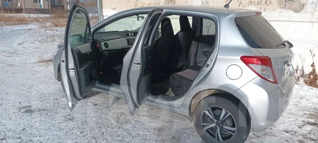 Toyota Vitz. ��������, ��������, 1.3 (95��.�.), ������, 181 000����. �� ����