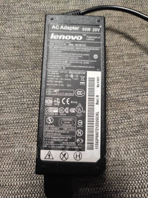 Lenovo IdeaPad. 15.6", 1,9����, ��� 3072 ��, ���� 250���, WiFi: 1, Bluetooth: 1, ����������� �� 1��. ����