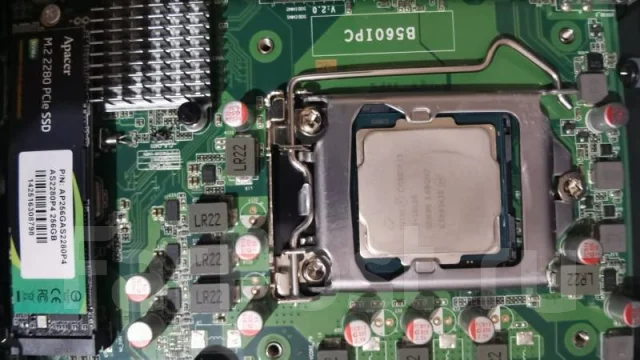 Intel Core i3-10100 ����