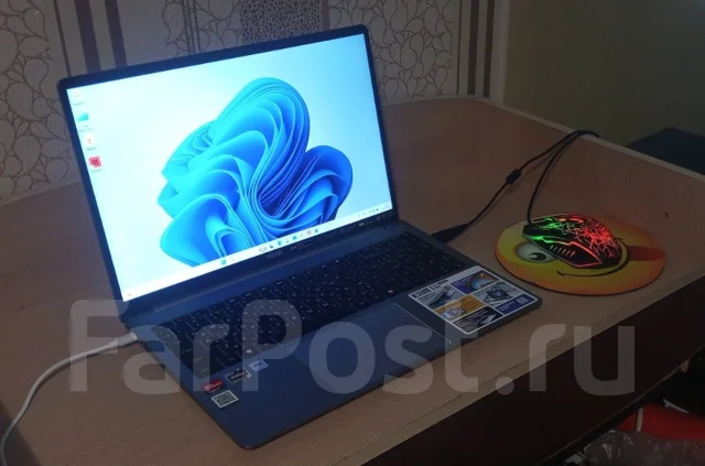 Tecno MegaBook K16SDA. 16", ��� 8 ��, ���� 512���, WiFi: 1, Bluetooth: 1, ����������� �� 4��. ����
