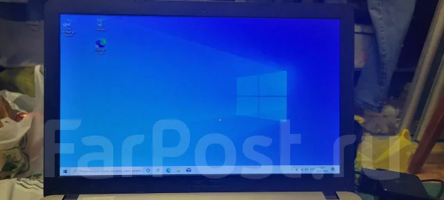 Asus VivoBook. 15.6", ��� 4 ��, WiFi: 1, Bluetooth: 1 ����