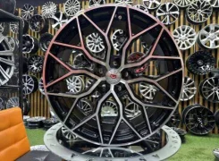Vossen HF-2. x18", 5x114.3 ����