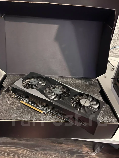Radeon RX 7600 ����