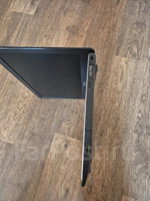 Asus. 15.6", 2����, ��� 4 ��, ���� 500���, WiFi: 1, Bluetooth: 1, ����������� �� 2��. ����