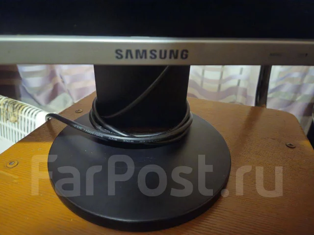 Samsung. 19", ���������� �� (LCD, LED, QLED) ����