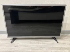 LG 32LJ600U. LED ����