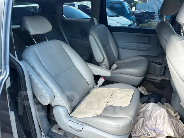 Kia Carnival. YP, D4HB ����