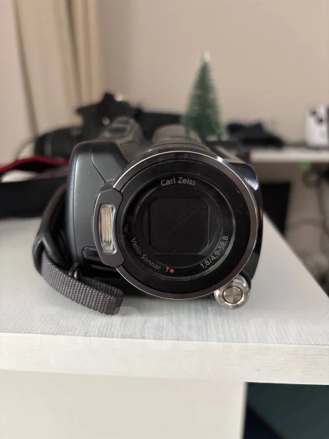 Sony HDR-SR12E. 10 - 14.9 ��, � ���������� ����