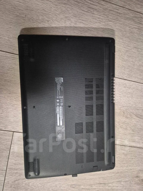Acer Extensa 15. 15.6", 4,9����, ��� 8 ��, ���� 1���, WiFi: 1, Bluetooth: 1, ����������� �� 3��. ����