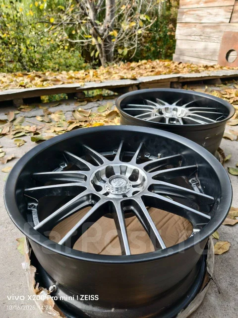 RAYS Volk Racing GT30. 9.0/10.0x19", 5x114.3, ET25/25, �� 73,1���. ����