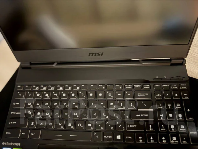 MSI GL65 9SDK. 15.6", 2,6����, ��� 16 ��, ���� 1 000���, WiFi: 1, Bluetooth: 1, ����������� �� 4��. ����