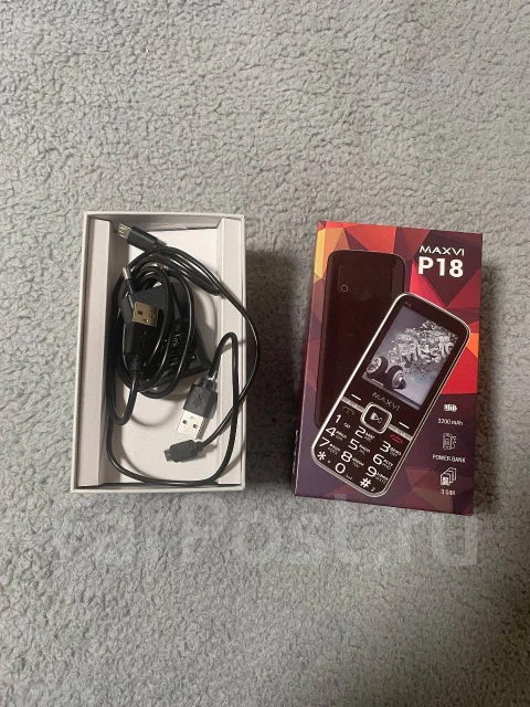 MAXVI P18. �/�, �� 8 ��, ������, 3G, Dual-SIM, ��������� ����