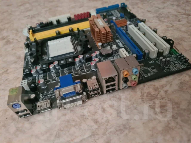 Socket AM2+ ����