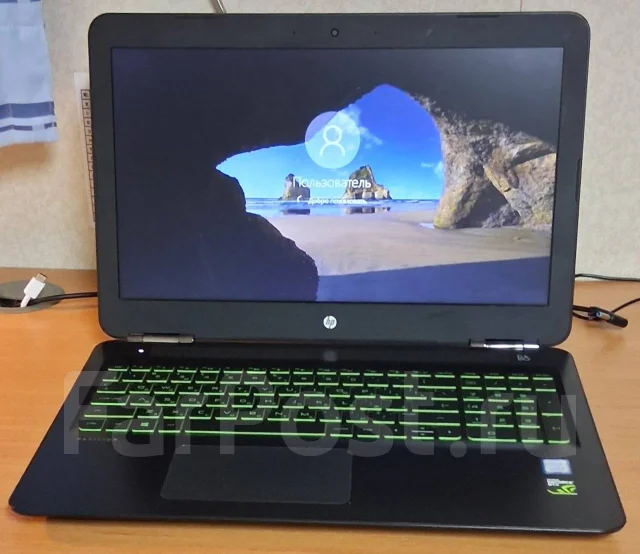 HP Pavilion 15-bc404ur. 15.6", 2,3����, ��� 8 ��, ���� 1 024���, WiFi: 1, Bluetooth: 1, ����������� �� 3��. ����