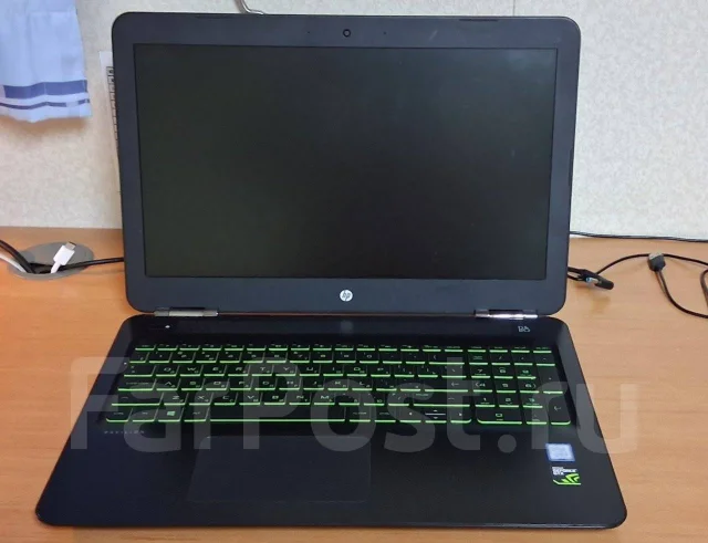 HP Pavilion 15-bc404ur. 15.6", 2,3����, ��� 8 ��, ���� 1 024���, WiFi: 1, Bluetooth: 1, ����������� �� 3��. ����