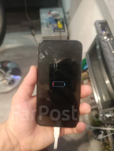 Apple iPhone 11. �/�, ������, 4G LTE, NFC ����