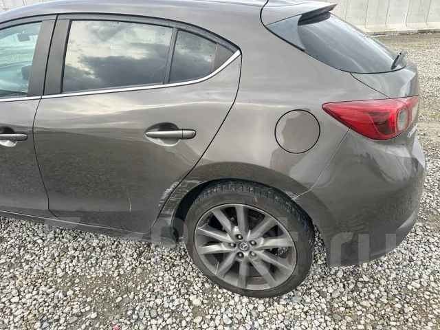 Mazda Axela. BMLFS, S5 ����