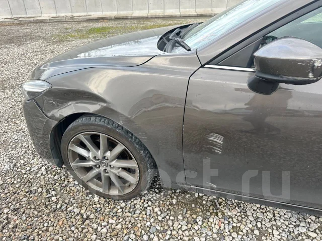 Mazda Axela. BMLFS, S5 ����