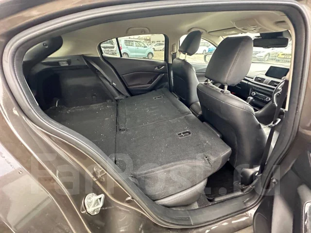 Mazda Axela. BMLFS, S5 ����