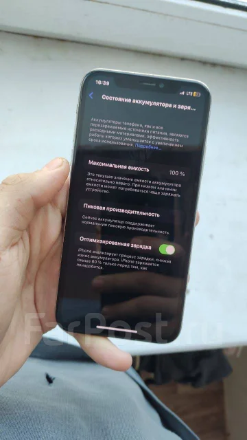 Apple iPhone X. �/�, 64 ��, �����, 4G LTE ����