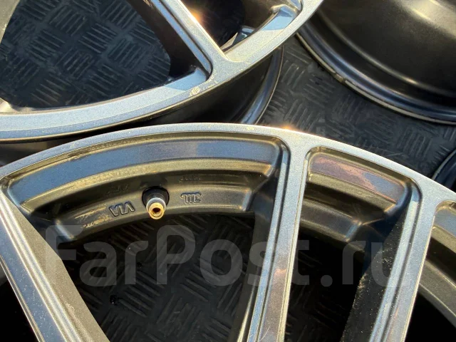 Hot Stuff Waren. 7.0x17", 5x114.3, ET38, �� 73���. ����