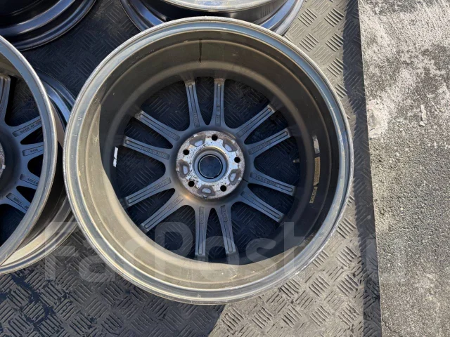 Hot Stuff Waren. 7.0x17", 5x114.3, ET38, �� 73���. ����