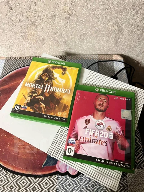 Microsoft Xbox One S ����