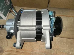 ��������� Isuzu 4JG2 / 4JB1 / 4JA1 12V-100A 8-94122-488-3 8-94122-488-3 ����