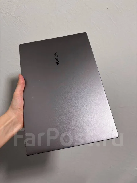 Honor MagicBook 14. 14", 2,1����, ��� 8 ��, ���� 256���, WiFi: 1, Bluetooth: 1, ����������� �� 3��. ����