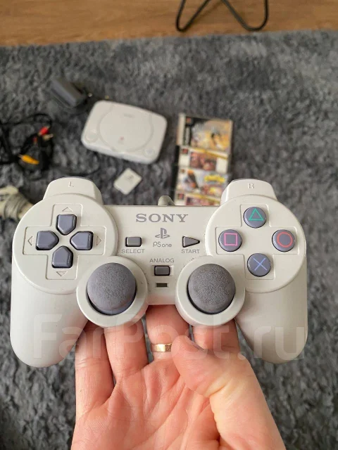 Sony PlayStation One ����