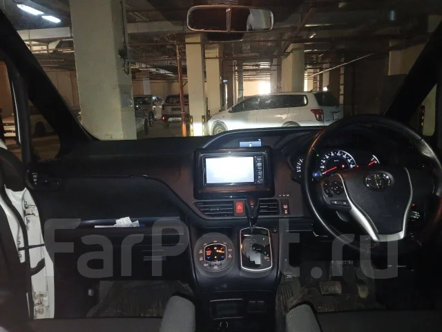 Toyota Voxy. ��������, ��������, 2.0 (152��.�.), ������, 126 000����. �� ����